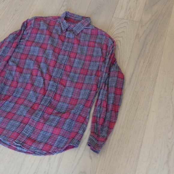 Croft & Barrow Red/Grey Plaid Medium Button Down Shirt - Picture 3 of 5